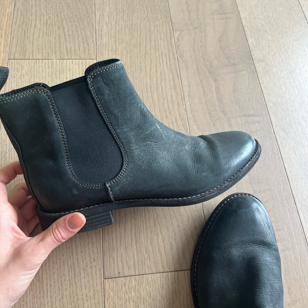 Clark’s Genuine Leather Black Low Booties Boots